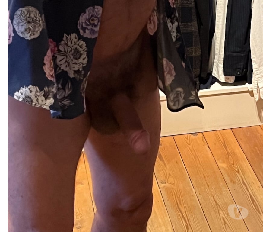 Gay Uccle - Photos Vivastreet bi débutant pour plaisirs partagés
