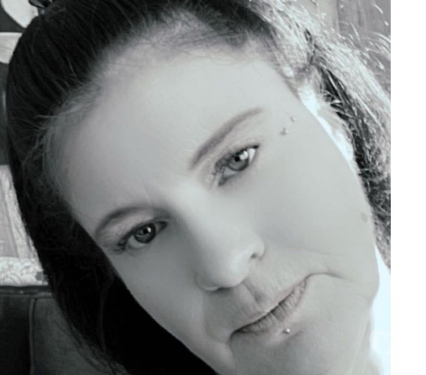 exhib Charleroi Charleroi-Centrum - Photos Vivastreet Couple cherche femme