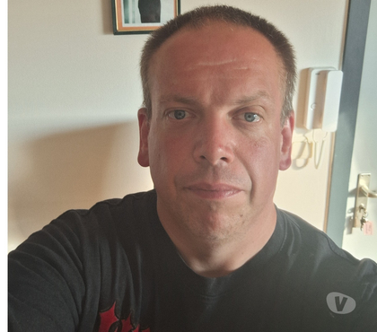 Rencontre homme - Photos Vivastreet Je recherche une relation sérieuse
