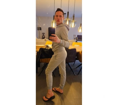 Rencontre gay Alleur Ans - Photos Vivastreet Chienne en chaleur plan mnt en voiture sur parking di