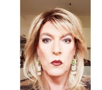 Travesti trop soumise