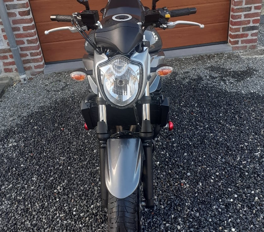 Motos Florennes-Centrum Florennes - Photos Vivastreet Moto Suzuki GSF 650 BANDIT N