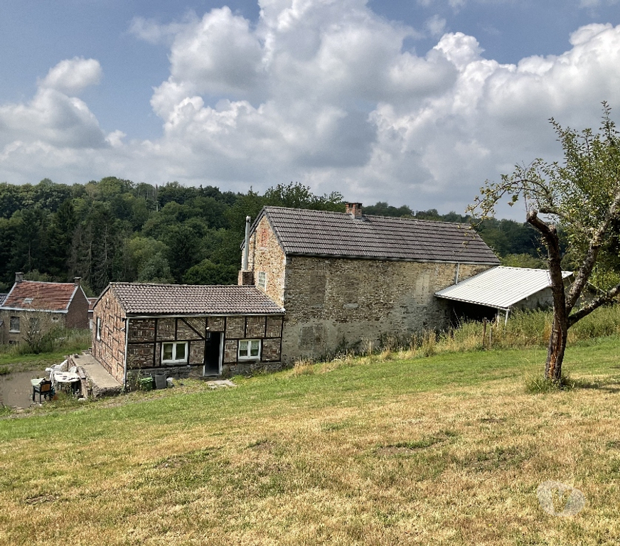 Annonce maison Dison Mont - Photos Vivastreet corps de ferme à rénover avec terrains constructibles
