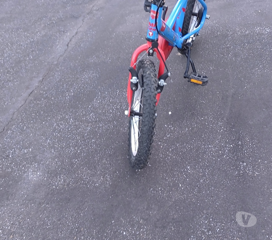 Matériel de sport Begnee - Photos Vivastreet A VENDRE VELO ENFANTS