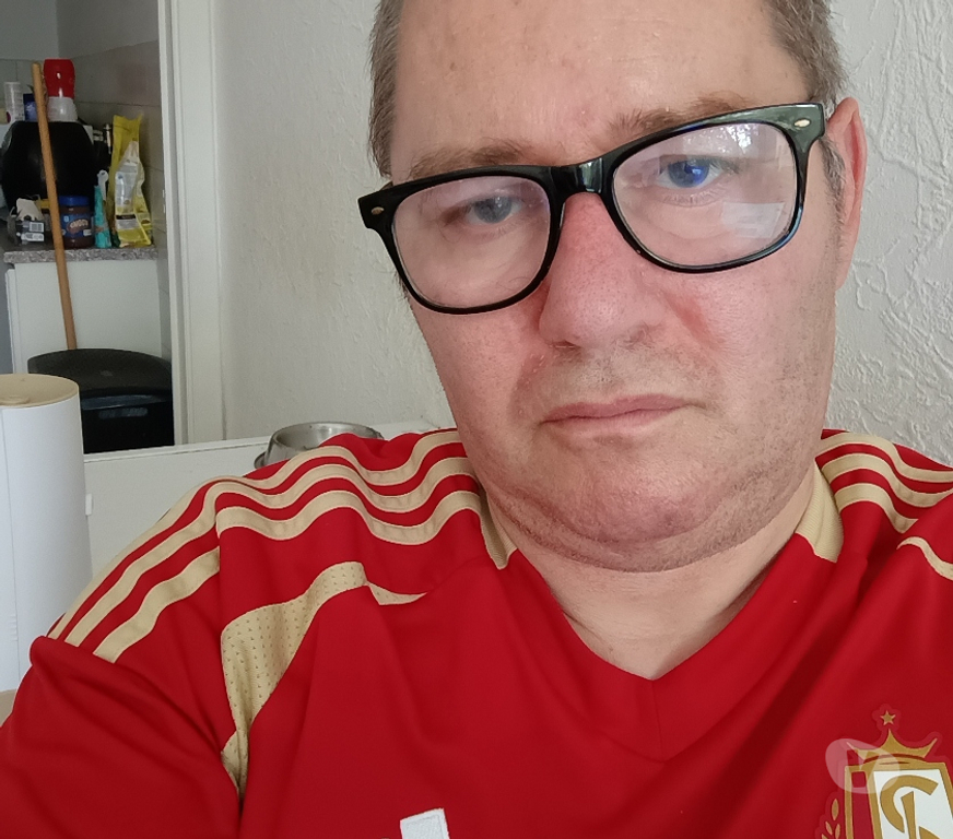 Gay Liège Liège-Centrum - Photos Vivastreet daddy 57 ans cherche jeune homme max 25 pour sérieux