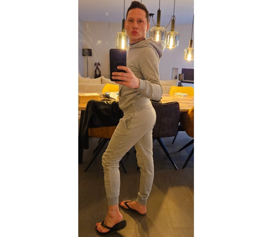Gay Grivegnée Angleur - Photos Vivastreet ENVIE DE ME BAISER ??