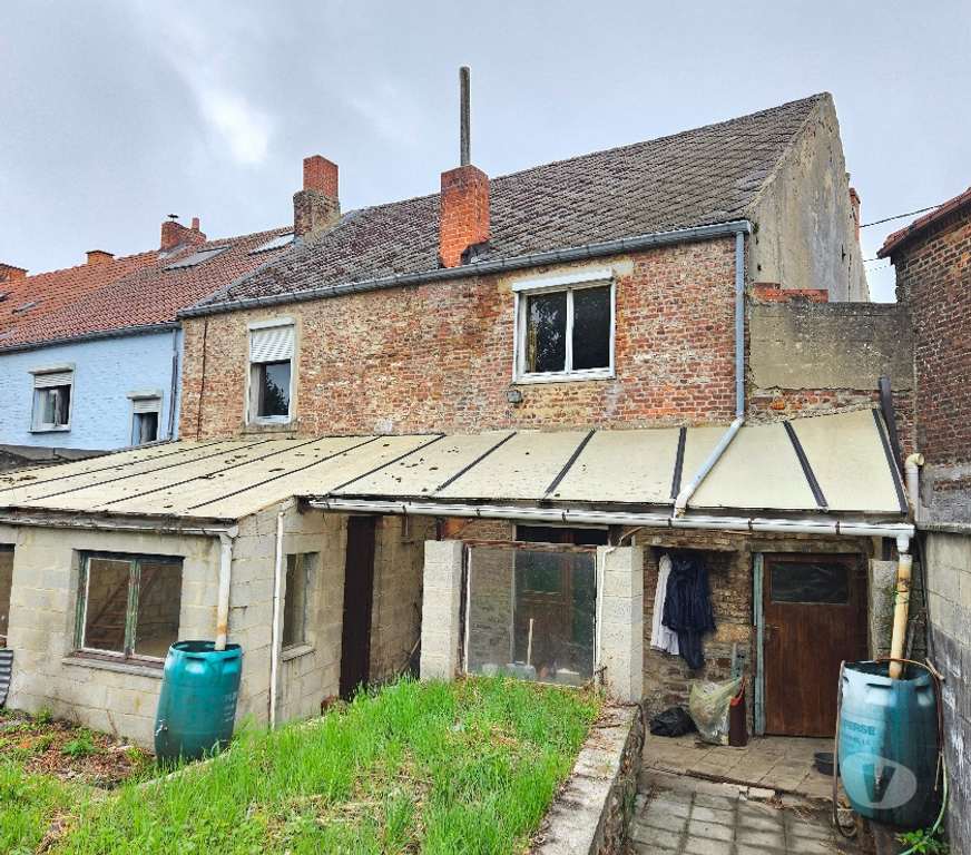 Annonce maison Sambreville - Photos Vivastreet Maison à rénover, 4 chambres, garage et jardin à Velaine