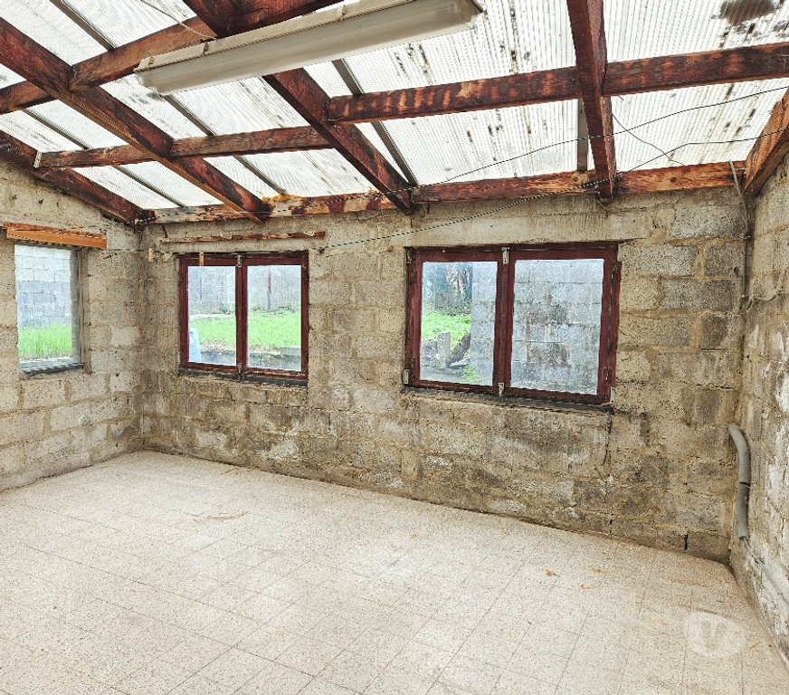 Annonce maison Sambreville - Photos Vivastreet Maison à rénover, 4 chambres, garage et jardin à Velaine