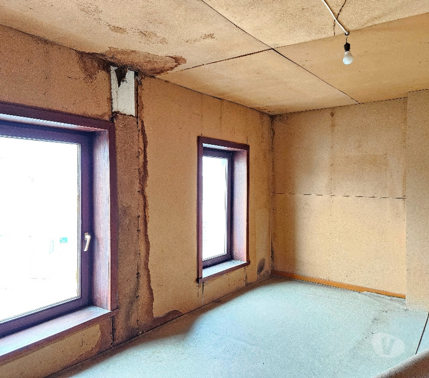 Annonce maison Sambreville - Photos Vivastreet Maison à rénover, 4 chambres, garage et jardin à Velaine