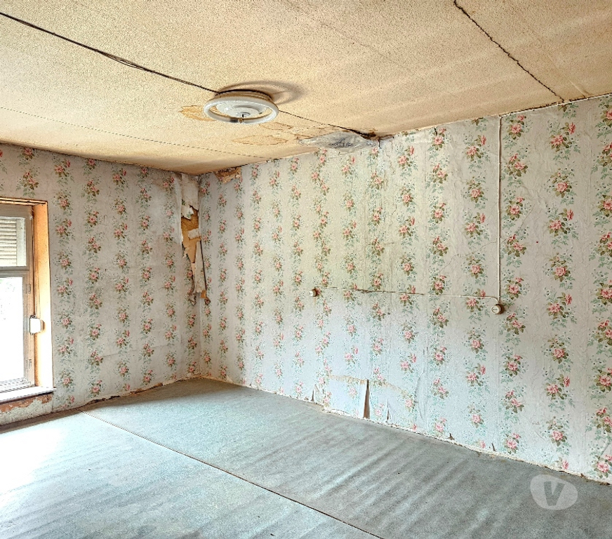 Annonce maison Sambreville - Photos Vivastreet Maison à rénover, 4 chambres, garage et jardin à Velaine