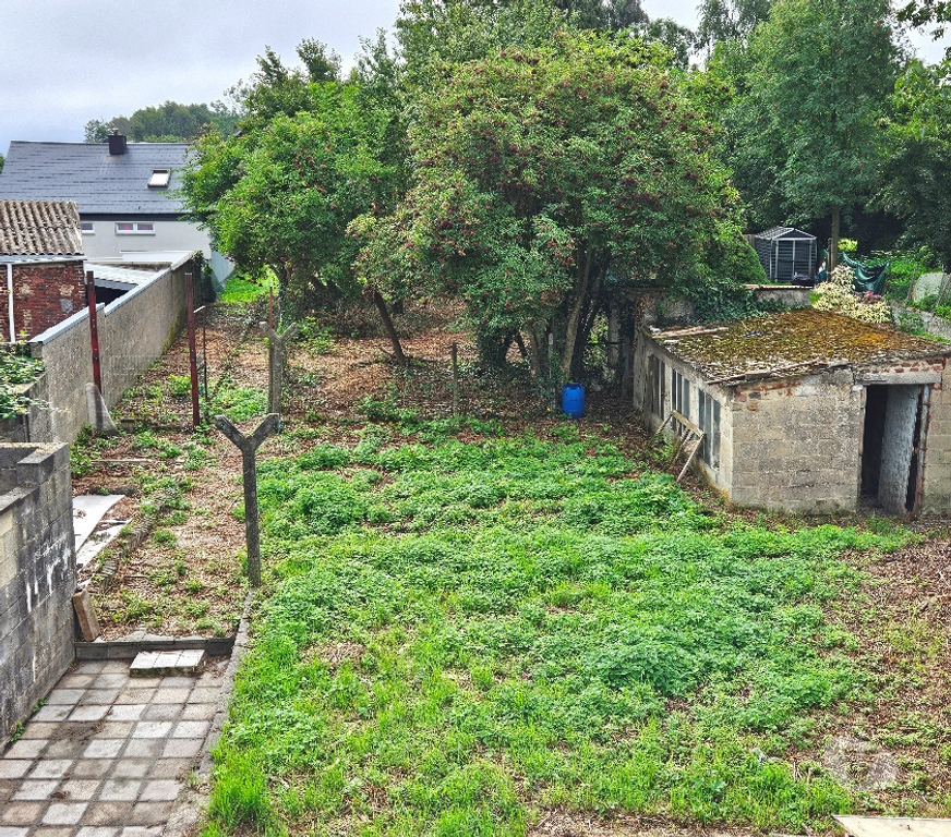 Annonce maison Sambreville - Photos Vivastreet Maison à rénover, 4 chambres, garage et jardin à Velaine