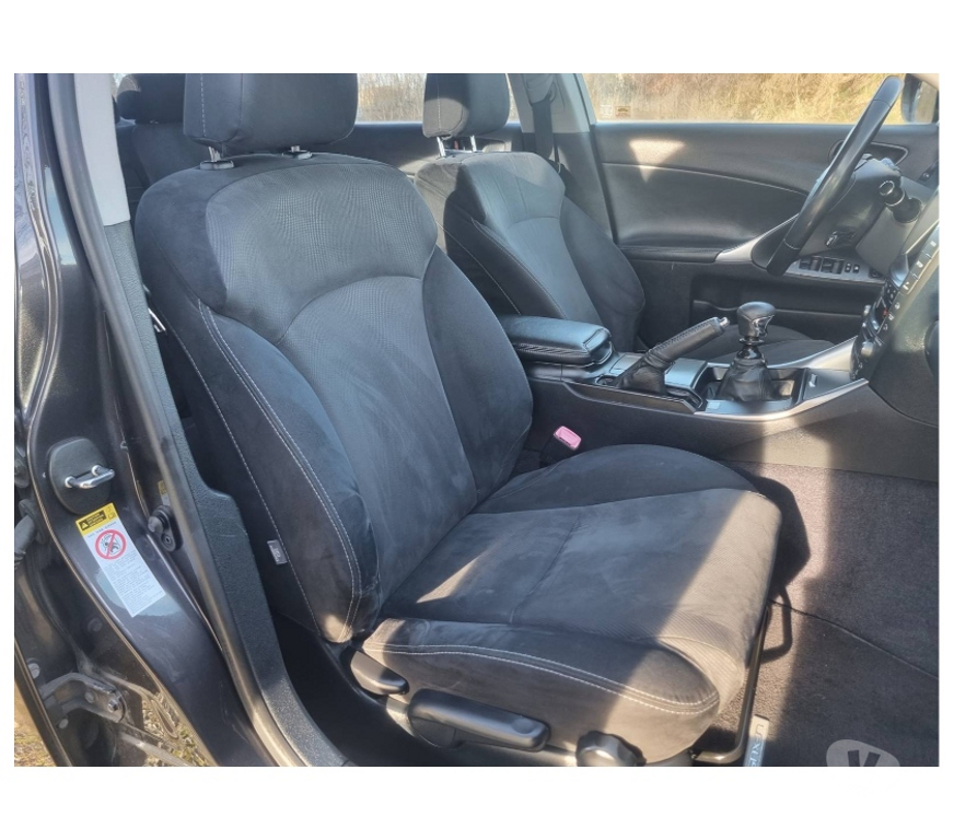 Voiture à vendre Pont-de-Loup - Photos Vivastreet Lexus is220d 177cv 130kw Gps Airco caméra jantes alu