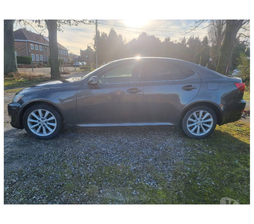 Voiture à vendre Pont-de-Loup - Photos Vivastreet Lexus is220d 177cv 130kw Gps Airco caméra jantes alu