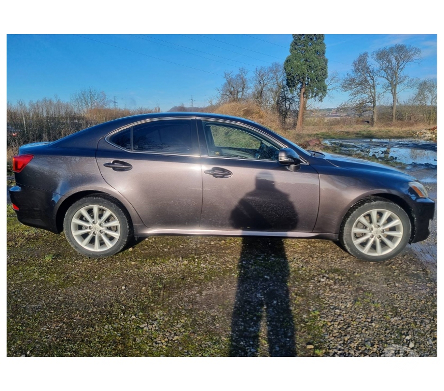 Voiture à vendre Pont-de-Loup - Photos Vivastreet Lexus is220d 177cv 130kw Gps Airco caméra jantes alu