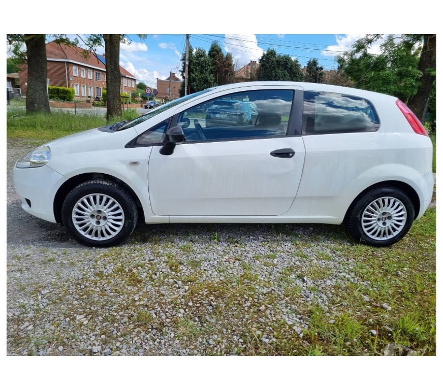 Voiture à vendre Pont-de-Loup - Photos Vivastreet Fiat Punto 2009 3portes 156000km 1.3jtd 70cv pack élect