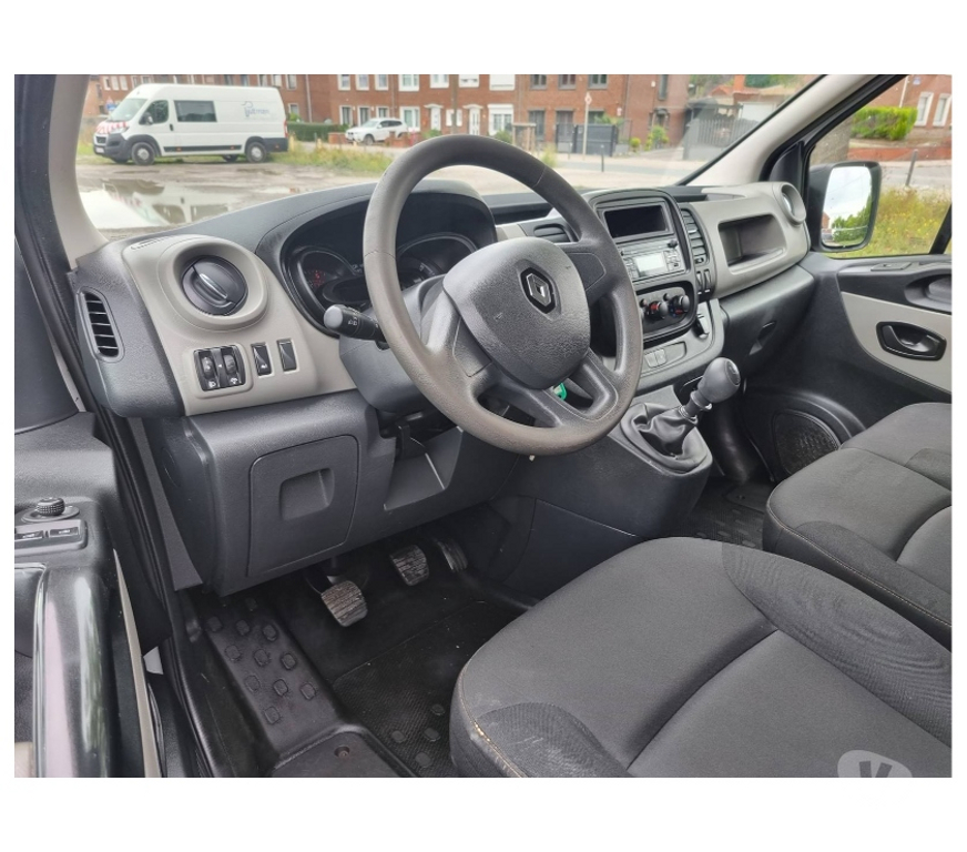 Véhicules commerciaux & utilitaires d'occasion Pont-de-Loup - Photos Vivastreet Renault Trafic 10 2018 L1h1 89000km 1.6dci 95cv 70kw airco