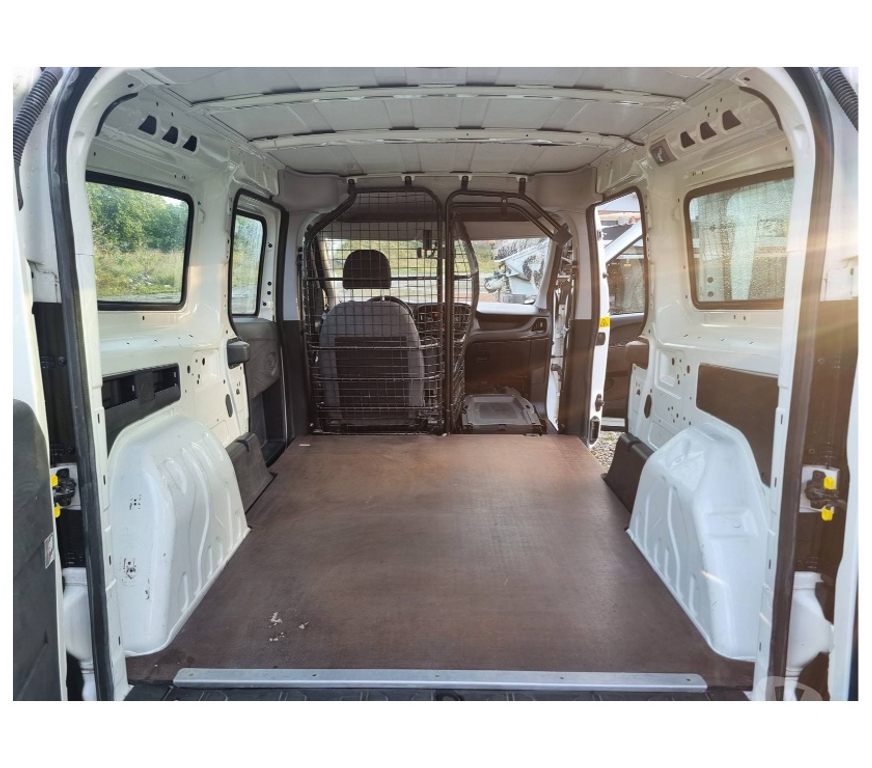 Véhicules commerciaux & utilitaires d'occasion Pont-de-Loup - Photos Vivastreet Fiat Doblo L2 long châssis 7 2017 Euro6 1.3jtd 95cv 93740KM