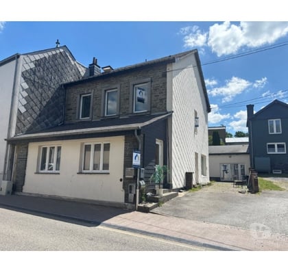 Vente immeuble - Photos Vivastreet Bertrix centre : immeuble de rapport, 5 appartements.