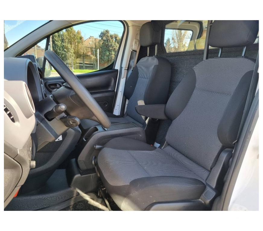 Véhicules commerciaux & utilitaires d'occasion Pont-de-Loup - Photos Vivastreet Peugeot Partner 7 2018 1.6hdi euro6 Gps airco Cruise control