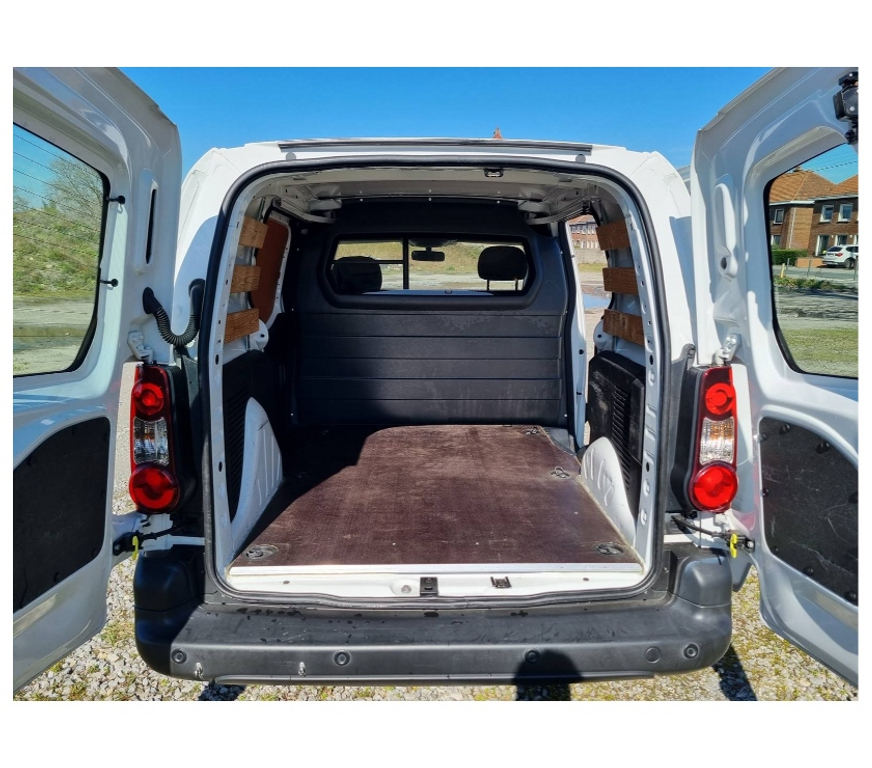 Véhicules commerciaux & utilitaires d'occasion Pont-de-Loup - Photos Vivastreet Peugeot Partner 7 2018 1.6hdi euro6 Gps airco Cruise control
