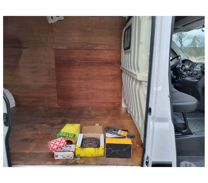 Véhicules commerciaux & utilitaires d'occasion Pont-de-Loup - Photos Vivastreet Peugeot Boxer L4 2018 2.0hdi 131cv Gps Airco Cruise Camera