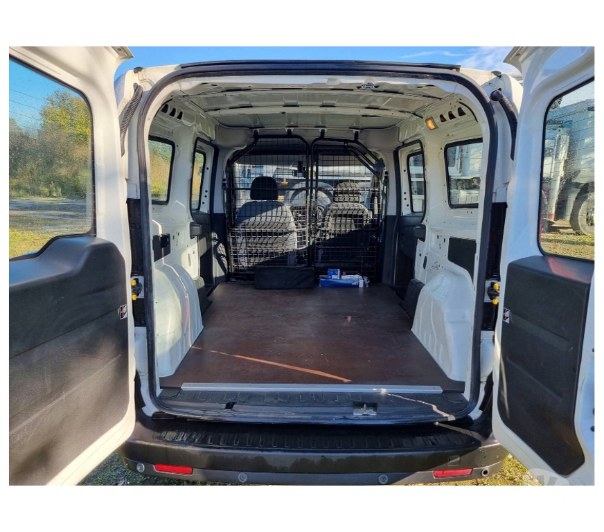Véhicules commerciaux & utilitaires d'occasion Pont-de-Loup - Photos Vivastreet Fiat Doblo maxi long châssis 2017 euro6 1.3jtd 95cv 98900km