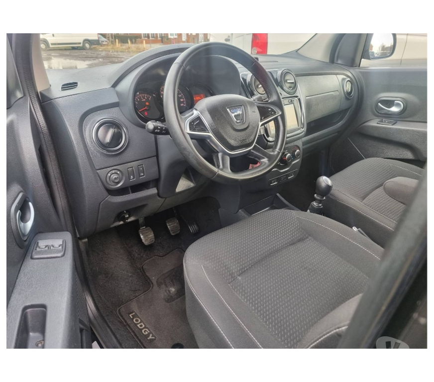 Voiture à vendre Pont-de-Loup - Photos Vivastreet Dacia Lodgy 2021 7places 1.3tce 131cv 96kw Gps Airco Cruise