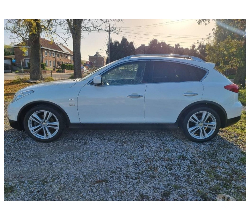 Voiture à vendre Pont-de-Loup - Photos Vivastreet INFINITI QX50 3.0D v6 239cv 83000km Cuir Gps Ac Jantes alu..