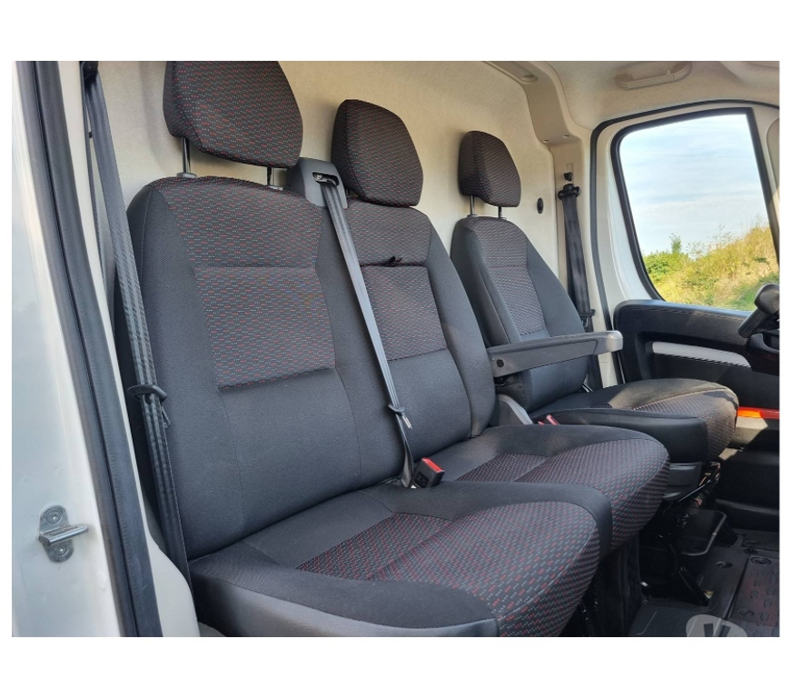 Véhicules commerciaux & utilitaires d'occasion Pont-de-Loup - Photos Vivastreet Peugeot Boxer 9 2021 L2H2 2.2hdi 136cv 36000km Airco Cruise