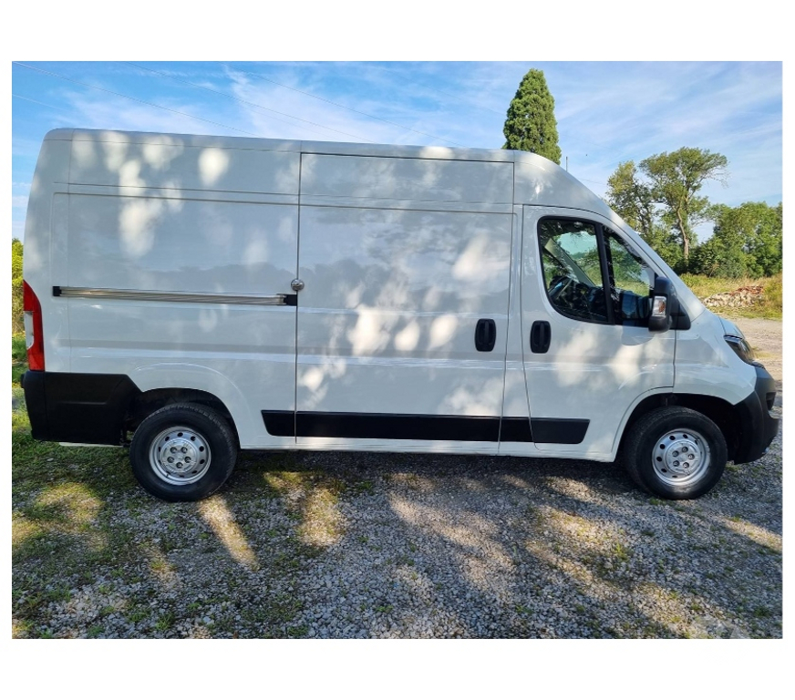 Véhicules commerciaux & utilitaires d'occasion Pont-de-Loup - Photos Vivastreet Peugeot Boxer 9 2021 L2H2 2.2hdi 136cv 36000km Airco Cruise