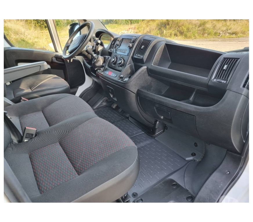 Véhicules commerciaux & utilitaires d'occasion Pont-de-Loup - Photos Vivastreet Peugeot Boxer 9 2021 L2H2 2.2hdi 136cv 36000km Airco Cruise