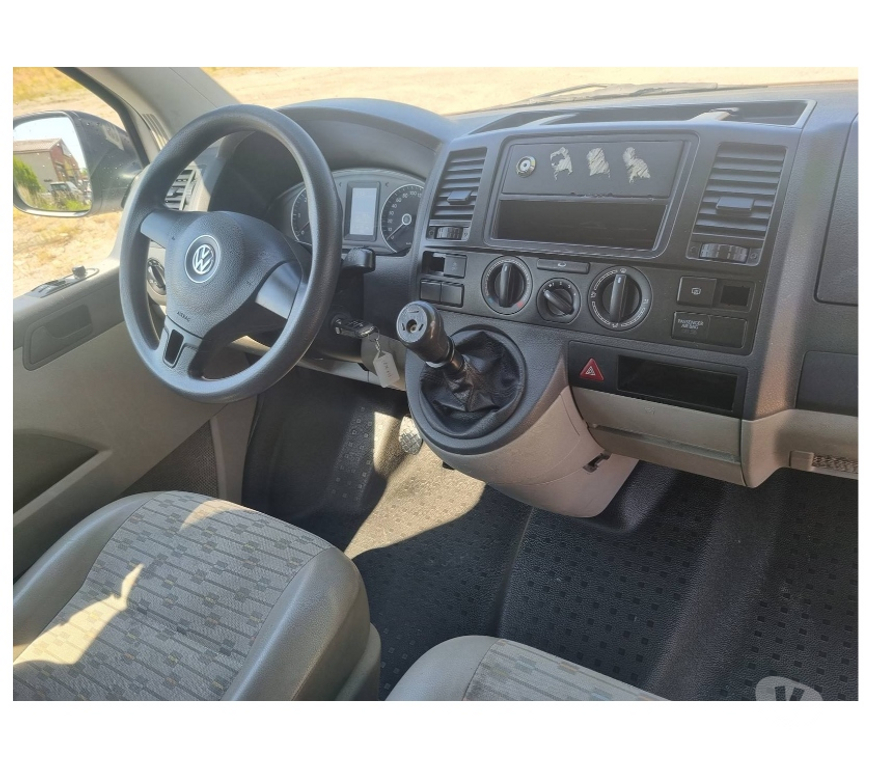 Véhicules commerciaux & utilitaires d'occasion Pont-de-Loup - Photos Vivastreet Vw Transporter T5 2012 double cabine 6places 2.0tdi 90cv...