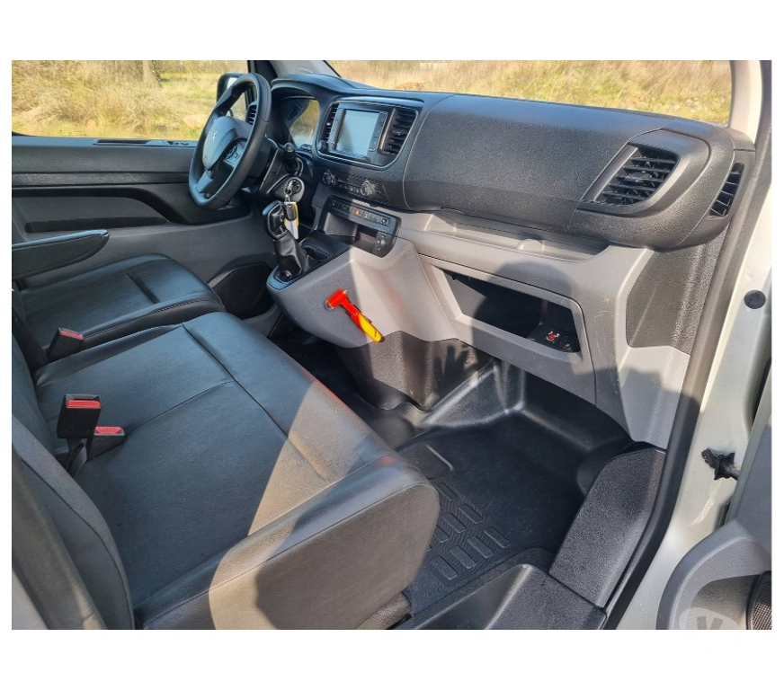 Véhicules commerciaux & utilitaires d'occasion Pont-de-Loup - Photos Vivastreet Peugeot Expert Gris 2018 1.6hdi 95cv 3places Gps Ac Cruise..