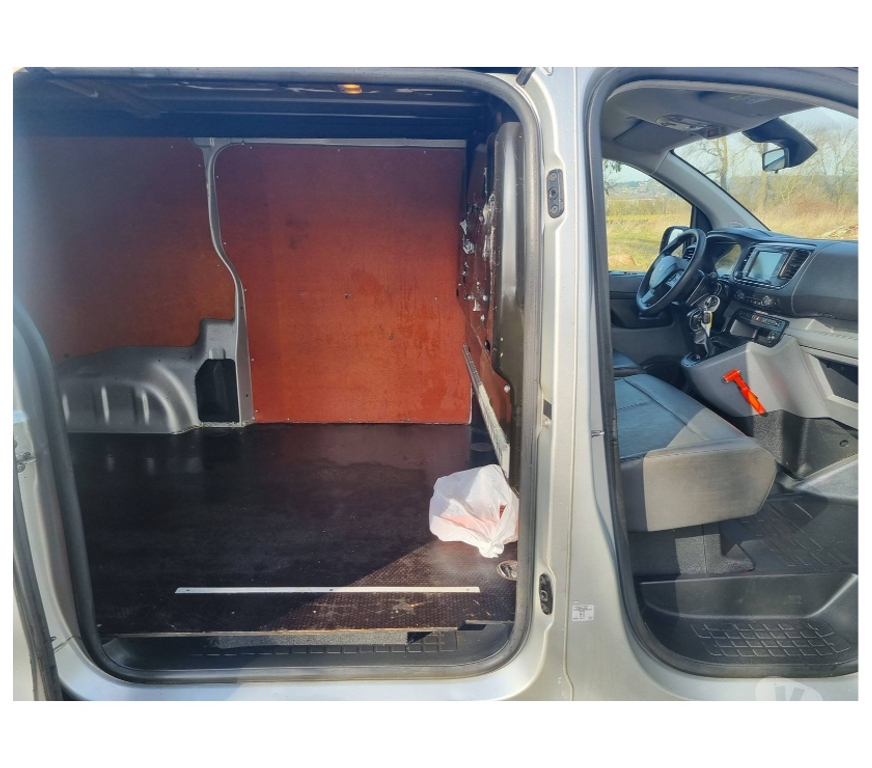 Véhicules commerciaux & utilitaires d'occasion Pont-de-Loup - Photos Vivastreet Peugeot Expert Gris 2018 1.6hdi 95cv 3places Gps Ac Cruise..
