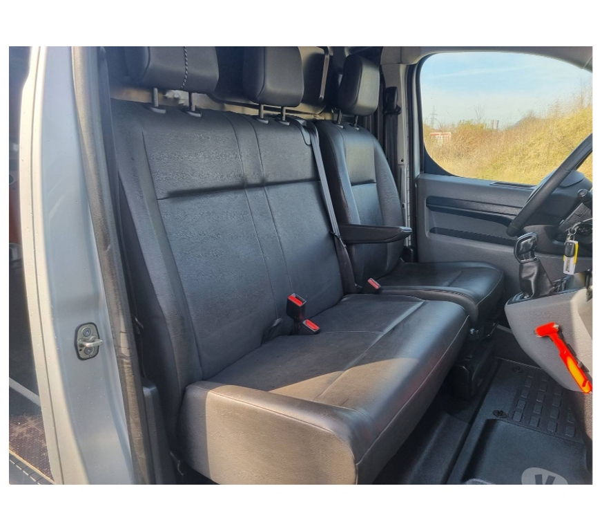 Véhicules commerciaux & utilitaires d'occasion Pont-de-Loup - Photos Vivastreet Peugeot Expert Gris 2018 1.6hdi 95cv 3places Gps Ac Cruise..