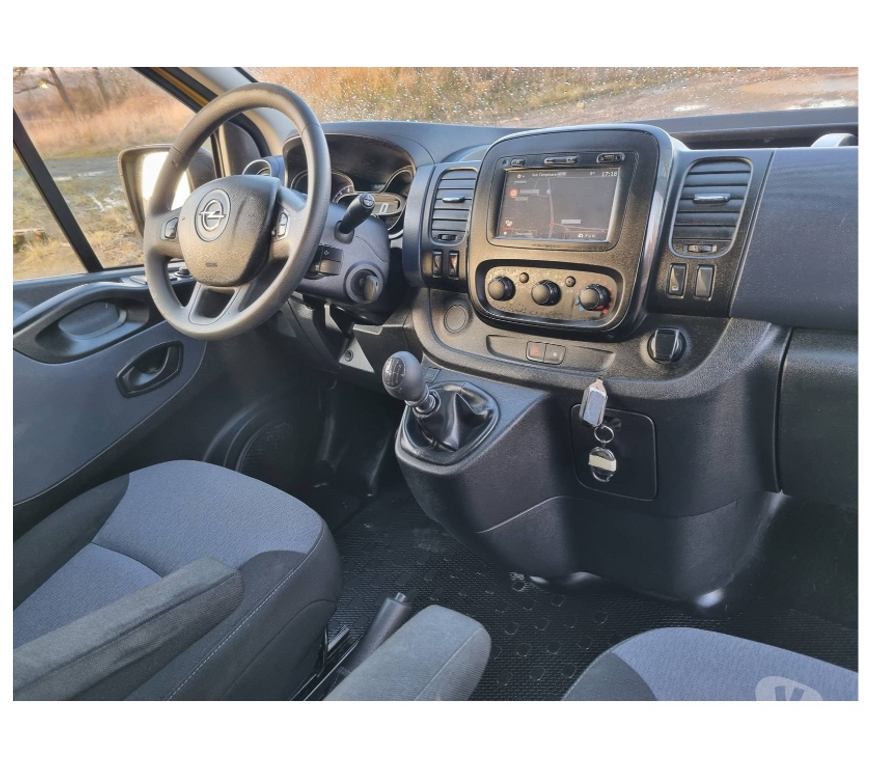 Véhicules commerciaux & utilitaires d'occasion Pont-de-Loup - Photos Vivastreet Renault Trafic Maxi Double cabine 2019 1.6dci Biturbo Gps Ac
