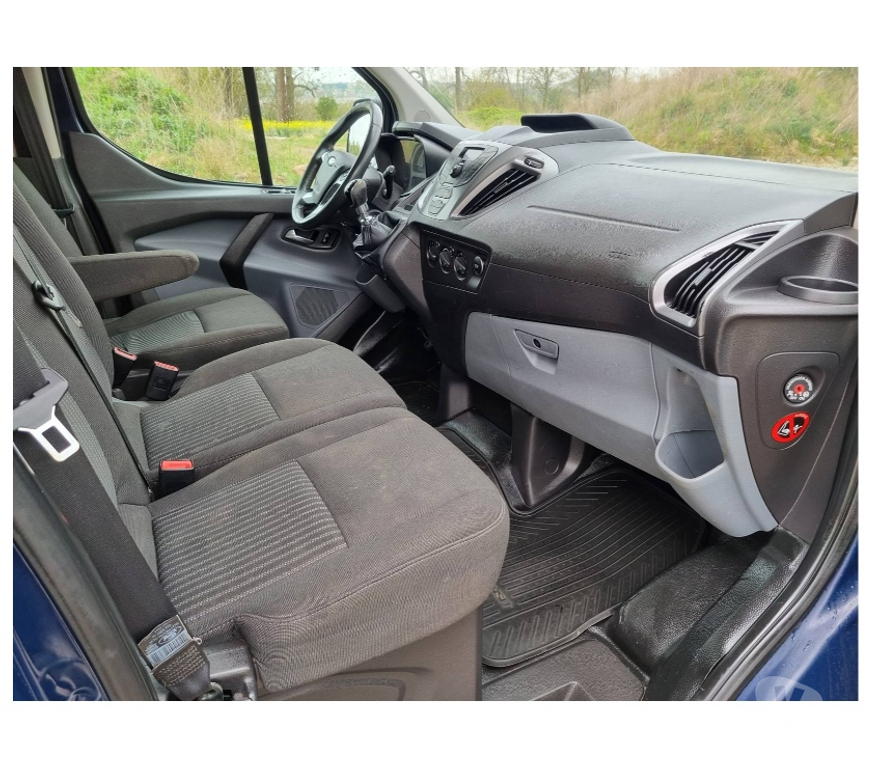 Véhicules commerciaux & utilitaires d'occasion Pont-de-Loup - Photos Vivastreet Ford Transit Custom 9places minibus 2.2tdci 125cv 92kw airco