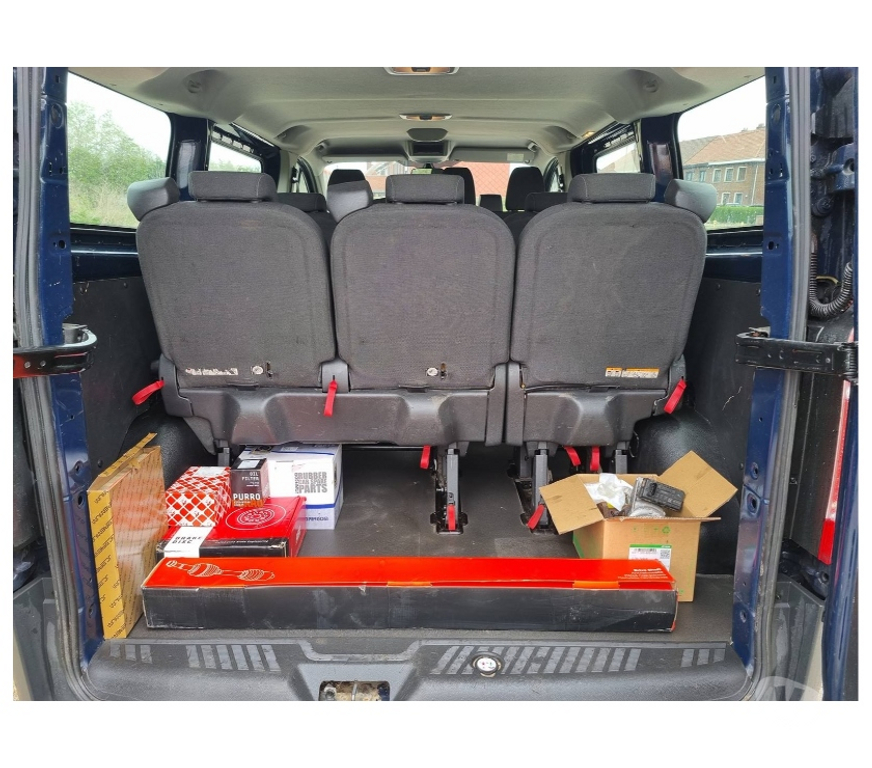 Véhicules commerciaux & utilitaires d'occasion Pont-de-Loup - Photos Vivastreet Ford Transit Custom 9places minibus 2.2tdci 125cv 92kw airco
