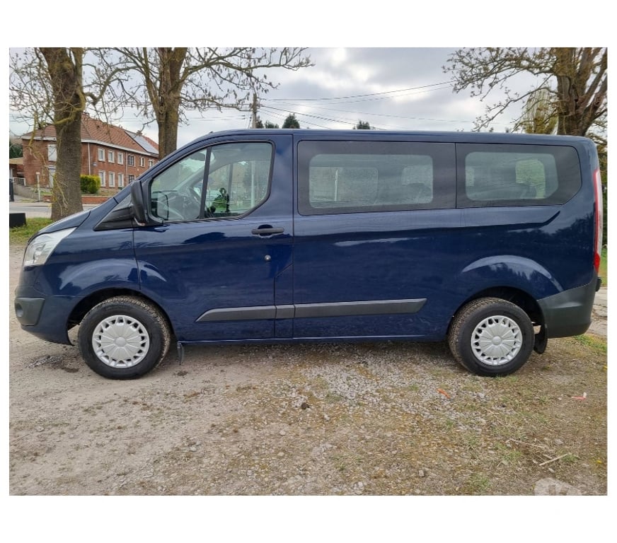 Véhicules commerciaux & utilitaires d'occasion Pont-de-Loup - Photos Vivastreet Ford Transit Custom 9places minibus 2.2tdci 125cv 92kw airco