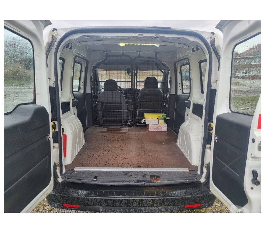 Véhicules commerciaux & utilitaires d'occasion Pont-de-Loup - Photos Vivastreet Fiat Doblo 2016 84000km 1.3jtd 90cv 66kw Pack électrique...