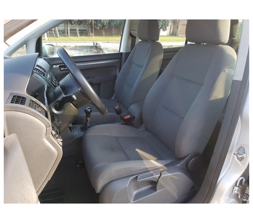 Voiture à vendre Pont-de-Loup - Photos Vivastreet Vw touran 7places 1.9tdi 105cv Airco...