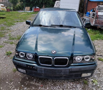 Voiture à vendre Gilly-Centrum Gilly - Photos Vivastreet A vendre BMW 318d année 2001