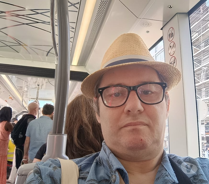Gay Liège Liège-Centrum - Photos Vivastreet homme 57 ans cherche jeune homme max 25 pour sérieux