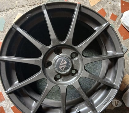 Pièces et services auto Liège-Centrum Liège - Photos Vivastreet Jantes MSW grise alu 18