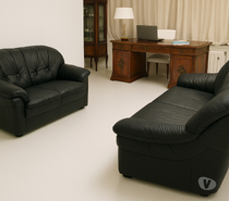 Liege a vendre canapé 3 et 2 places cuir noir bleuté
