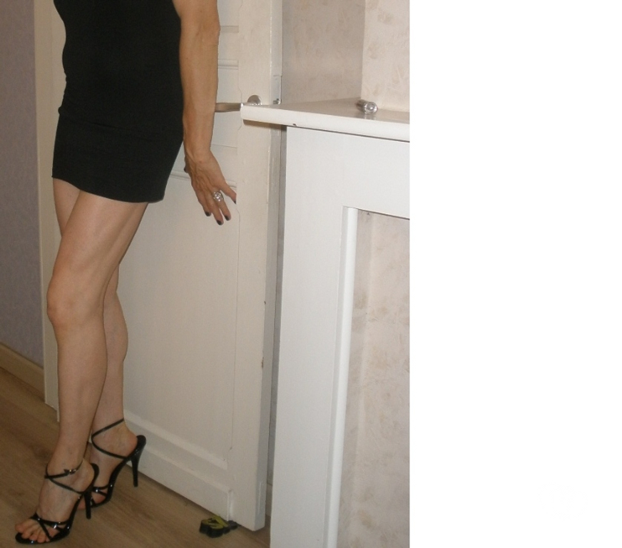 Gay Menin - Photos Vivastreet homme en bas et hauts talons