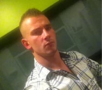 Jeune homme pour femme mûre