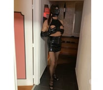 Divine Maîtresse androgyne recherche sa soubrette