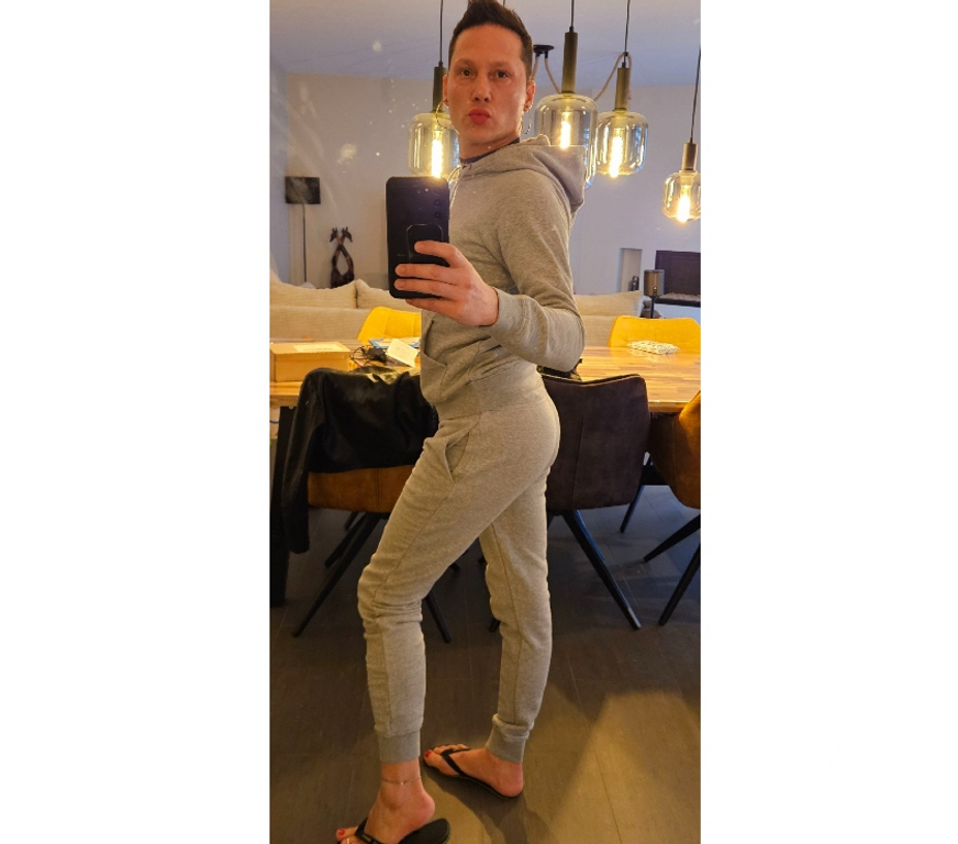 Gay Awans Awans-Centrum - Photos Vivastreet SUIS PASSIFQUI ME PROPOSE UN PLAN À L'HÔTEL