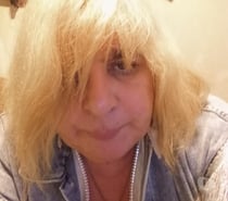 Transexuelle pas encore operee